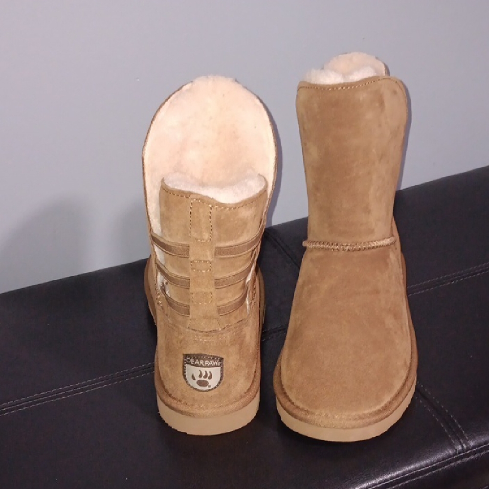 BearPaw Tan Suede Boots with Plush Lining